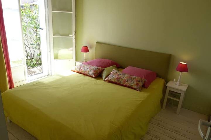 Location de vacances pour 12 personnes, avec jardin et terrasse dans Plage des Gollandieres (Le Bois-Plage-en-Re) - 4