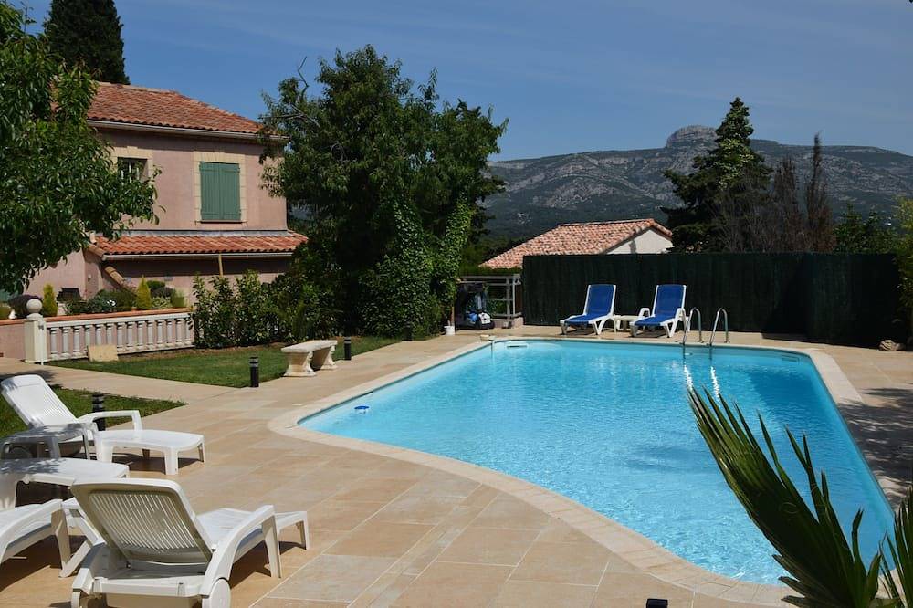 Spacieuse Villa provençale avec grande piscine entre Marseille et Cassis in Aubagne, Côte méditerranéenne (France)