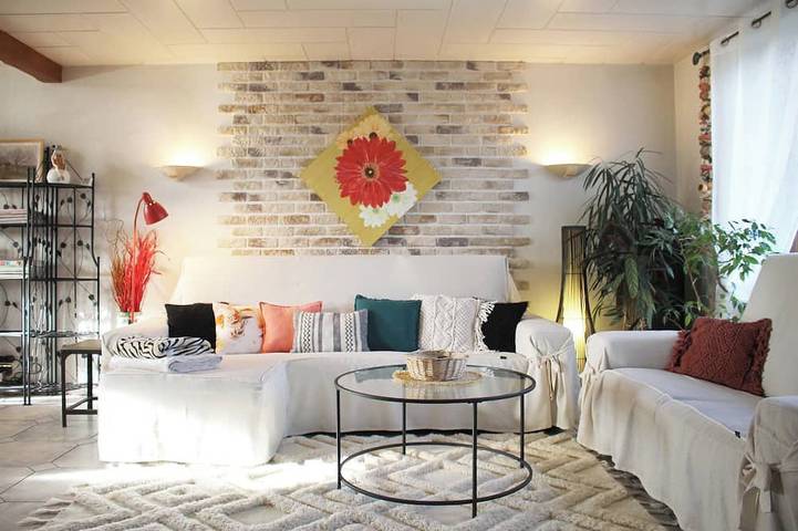 Gîte pour 11 personnes, avec jardin et jacuzzi, animaux acceptés à Butten