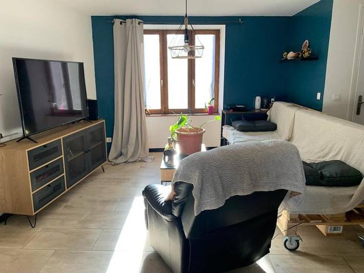 Location de vacances pour 6 personnes, avec jardin à Chirassimont