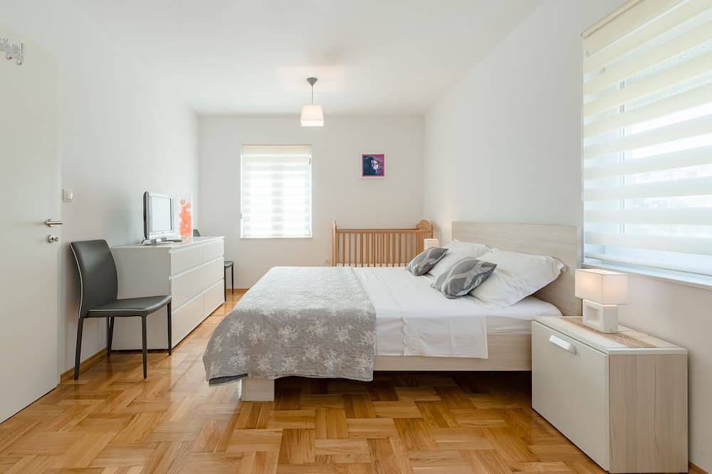 Ganze Wohnung, Duplex-Wohnung mit Meerblick nur 10 Meter vom Meer entfernt! in Stobrec, Split-Dalmatien