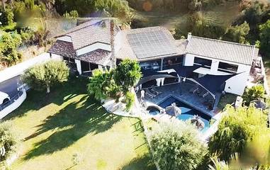 Chambre d’hôte pour 2 personnes, avec jardin ainsi que jacuzzi et piscine à Bouzigues