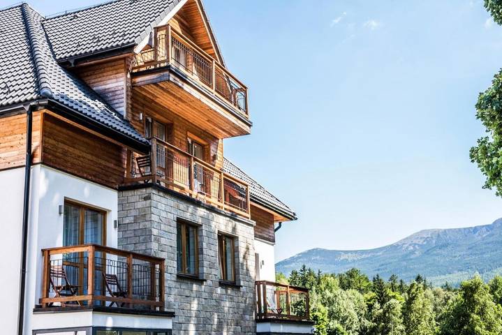 Ośrodek wypoczynkowy dla 5 osób, z Balkon i Taras oraz Jacuzzi i Basen w Szklarska Poręba