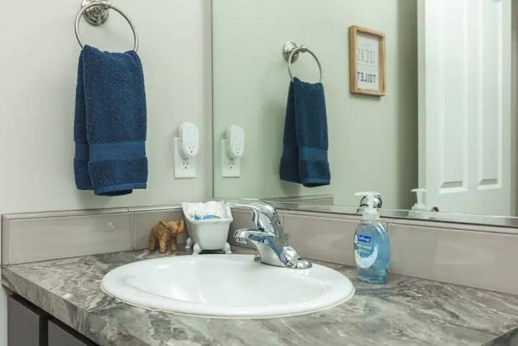 Let's Gather - Centrally Located & Pet Friendly. in Kennewick, Washington