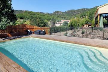 Gîte pour 4 personnes, avec piscine à Saint-Privat