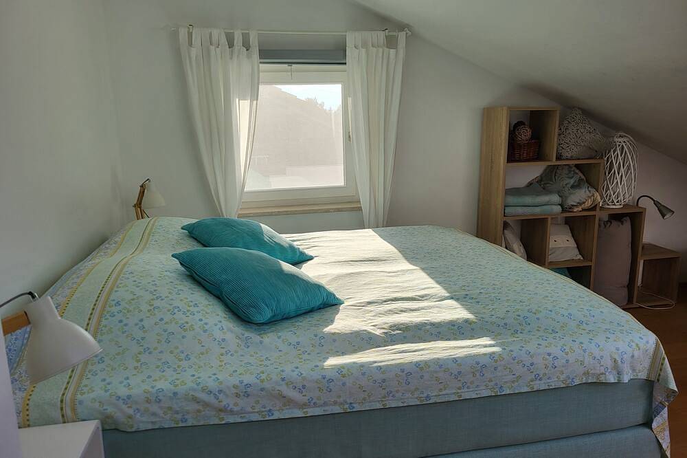 Ganze Wohnung, Dg Atelier mit Bergblick in Murnau am Staffelsee, Das Blaue Land