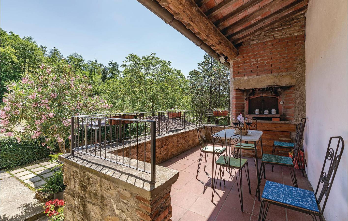 Feriehus for 14 personer med have in Casentino