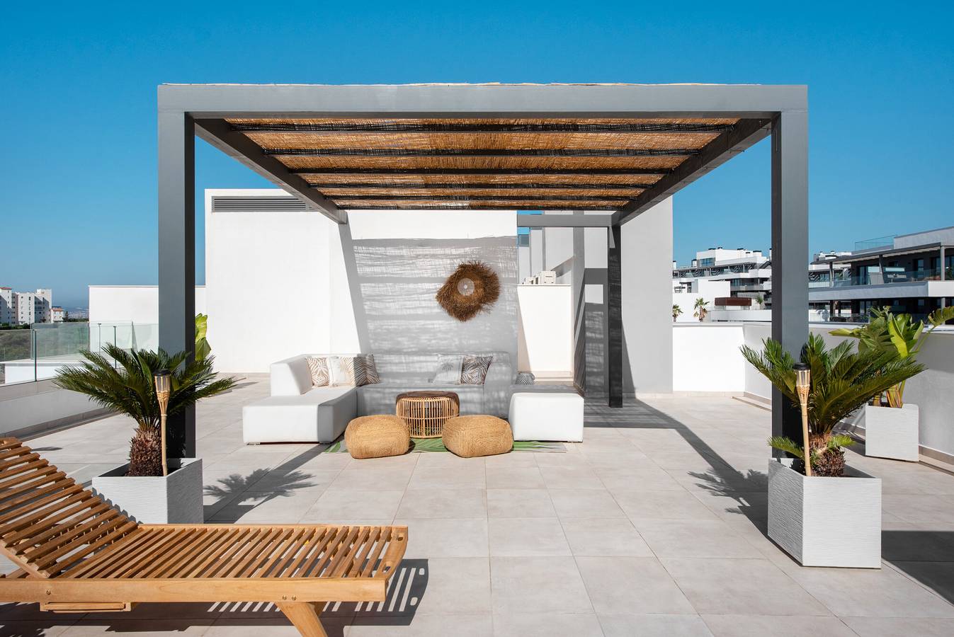 Appartement entier, Appartement de vacances « Penthouse avec vue sur l’océan » avec Wi-Fi et climatisation in Estepona, Costa del Sol