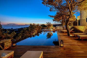 Chambre d’hôte pour 9 personnes, avec piscine ainsi que vue et jardin dans Kea