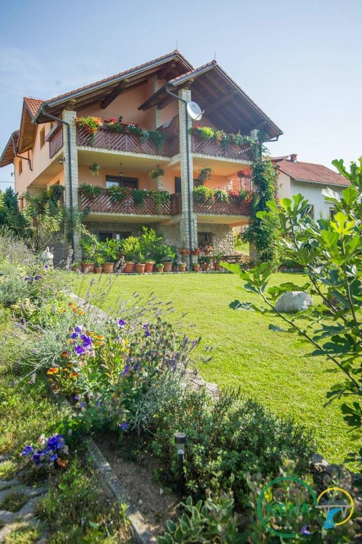 Ferienhaus für 3 Personen, mit Balkon und Terrasse sowie Garten und Ausblick