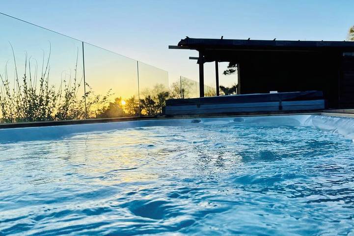 Holiday home for 6 people, with hot tub and pool in Bergen