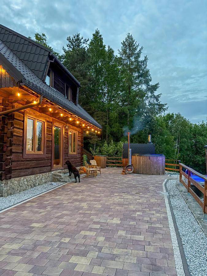 Dom wakacyjny dla 10 osób, z Balkon i Jacuzzi oraz Taras i Ogród w Międzybrodzie Bialskie