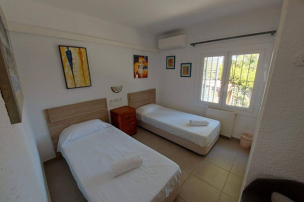 Villa con piscina privada, wifi gratuito, zona muy tranquila entre mar y bosque. in La Escala, Alt Empordà