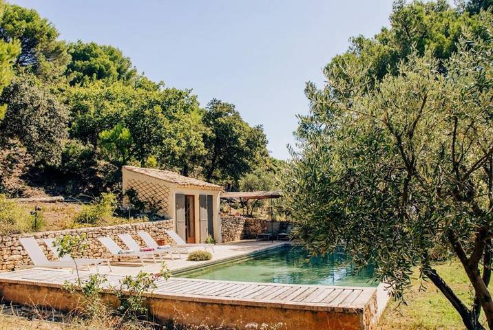 Villa pour 12 personnes, avec Terrasse et Jardin ainsi que Piscine et Vue à Lourmarin