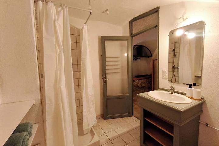 Appartement entier, Appartement atypique et central a Fontaine de Vaucluse in Fontaine-de-Vaucluse, Vaucluse