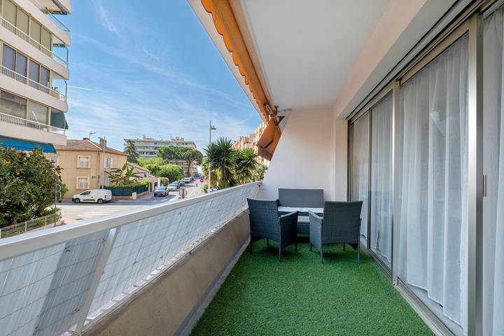 Apartamento entero, Apartamento 'Couronne Du Cros' con vistas al mar, Wi-Fi y aire acondicionado in Cagnes-sur-Mer, Costa mediterránea (Francia)