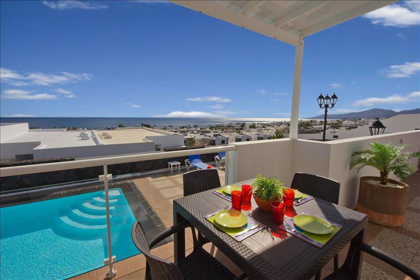 Seaview Lanzarote Villa | 3 bedrooms | Villa Okie | Great pool area in Puerto del Carmen, Tías