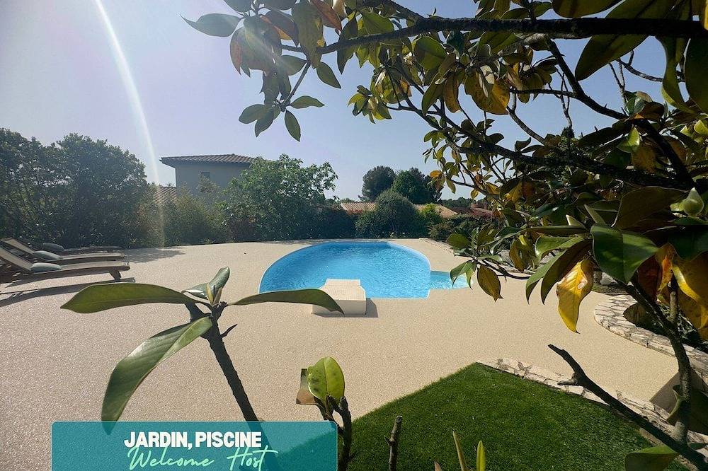 Spacious Villa with Pool – Near Montpellier in Teyran, Montpellier region