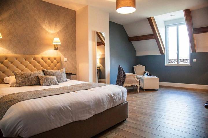 Hôtel pour 2 personnes, avec Terrasse et Jardin à Manou