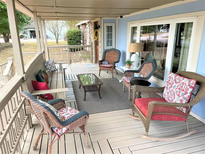 Vakantiehuis voor 14 personen, with uitzicht op het meer and tuin as well as terras - 1