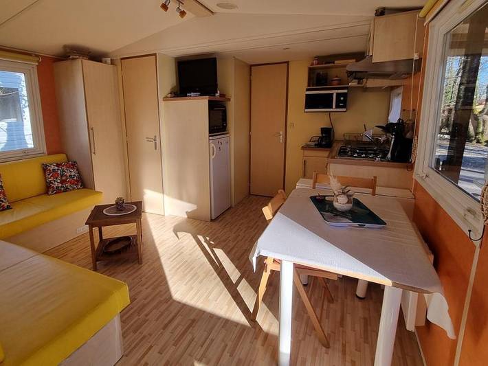 Camping La Garenne - Mobilheim 4 personen - 23 Résidence les tilleuls 32 m2 Überdachte Terrasse 1/4 Pers. in Peyrignac, Périgord Noir