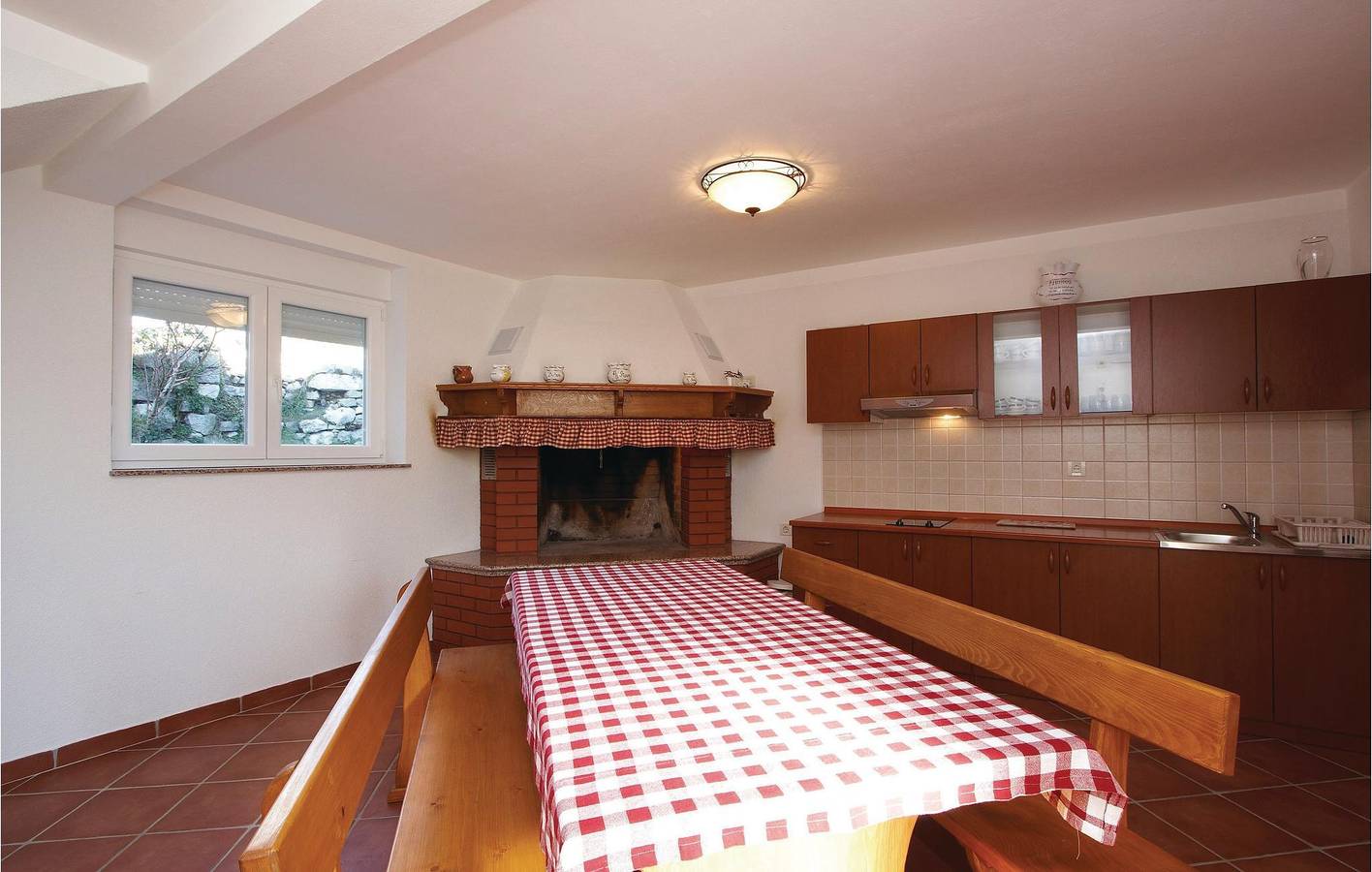 Ganze Ferienwohnung, Gemütliches Apartment mit Meerblick, Terrasse und Parkplatz in Plomin in Plomin, Ostküste Istrien