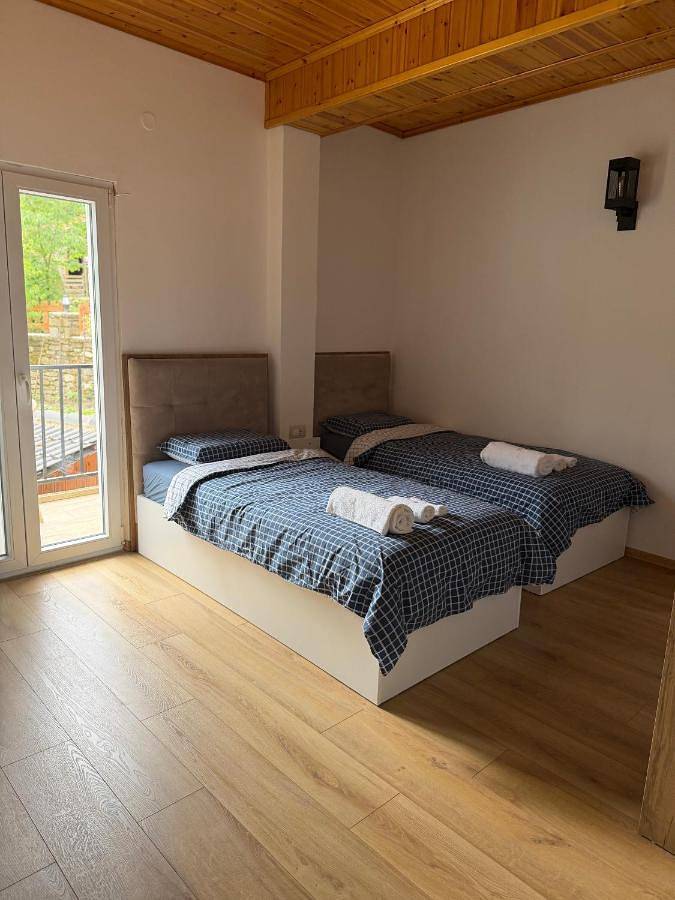 Deluxe Double Room with Balcony in Albanie