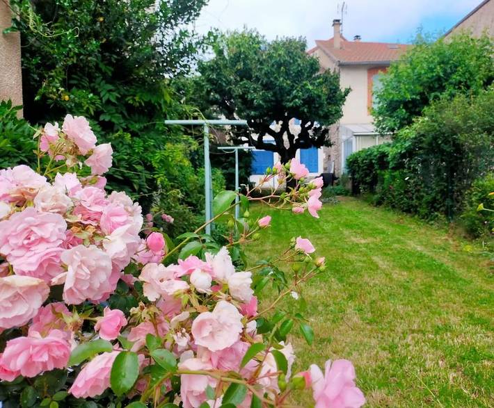 Location de vacances pour 5 personnes, avec terrasse et jardin, animaux acceptés à Craponne-sur-Arzon