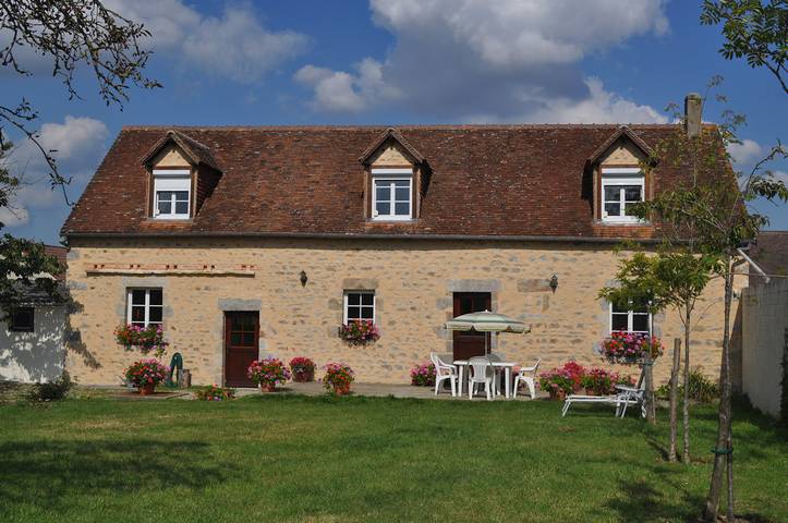 Gîte pour 9 personnes, avec terrasse et jardin à Fyé