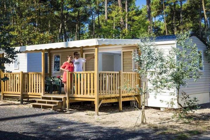 Camping pour 6 personnes, avec bassin pour enfant à Seignosse