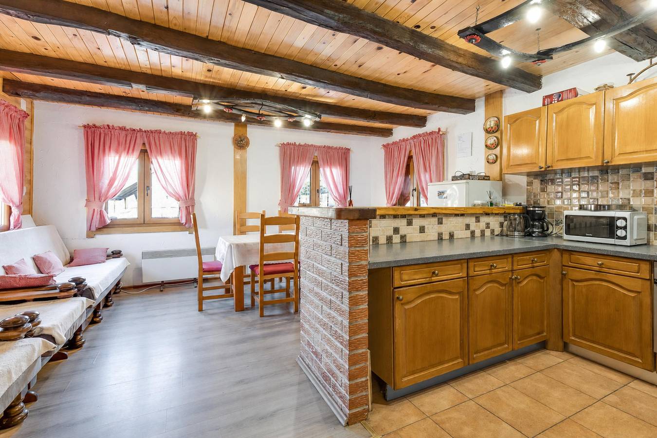 Rustic Cottage With Heated Pool in Zagrebačka regija