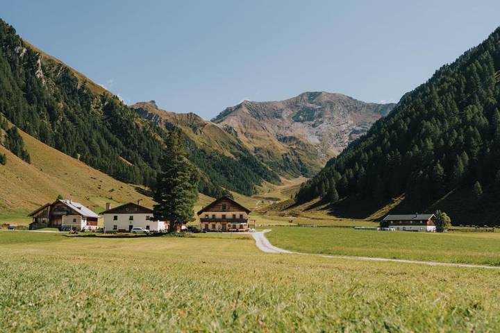 Ferienhaus für 13 Personen, mit Balkon und Terrasse sowie Garten und Sauna