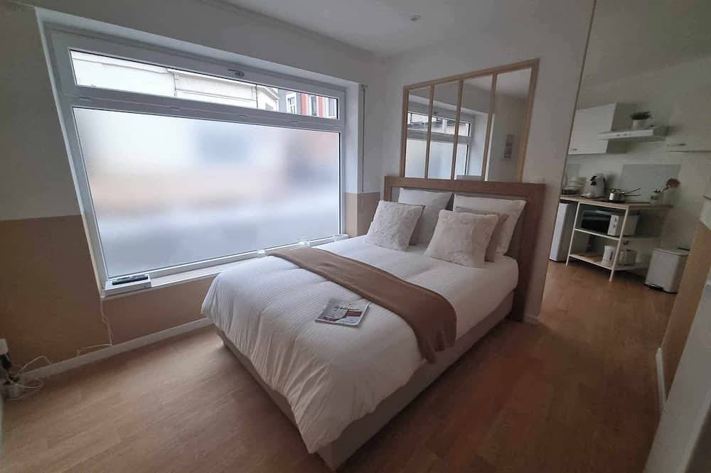 Ganze Wohnung, The White cosy, maxi studio in the city center, 1 km from the train station, tourism/business in Calais, Calais und Umgebung
