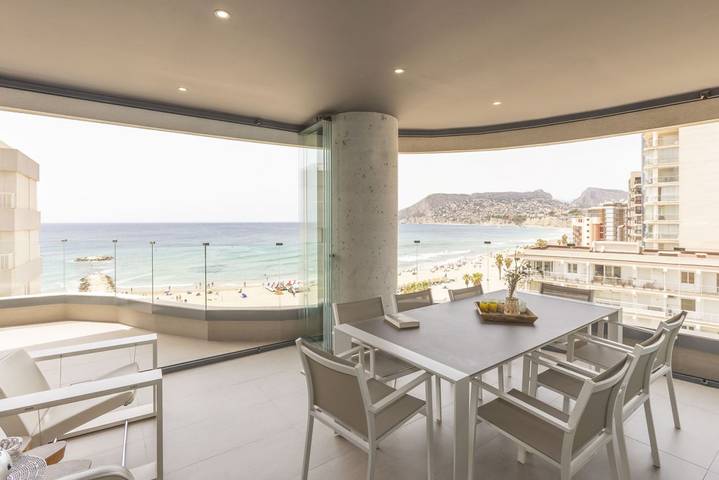 Apartamento de vacaciones para 4 personas, con jardín y balcón además de piscina y piscina para niños en la Costa Blanca