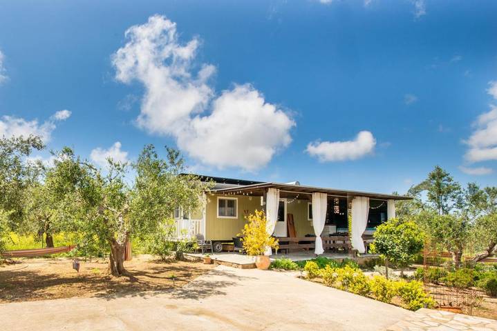 Gîte pour 6 personnes, avec Balcon et Terrasse ainsi que Jardin et Piscine