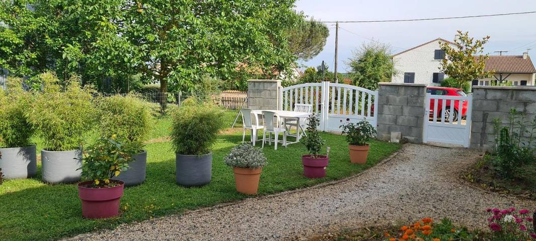 Location de vacances pour 2 personnes, avec jardin à Montamisé - 4
