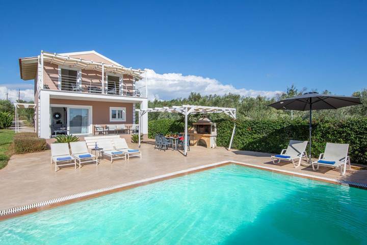 Villa pour 6 personnes, avec Terrasse et Jardin
