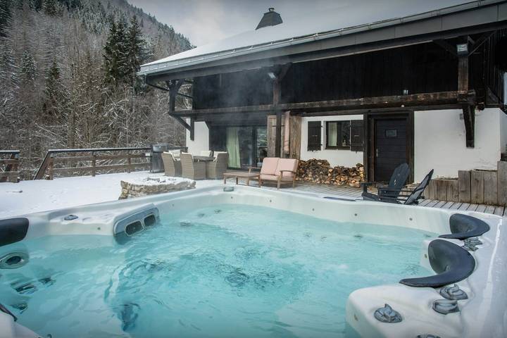 Gîte pour 12 personnes, avec jacuzzi ainsi que jardin et sauna, adapté aux familles à Saint-Jean-d'Aulps - 3