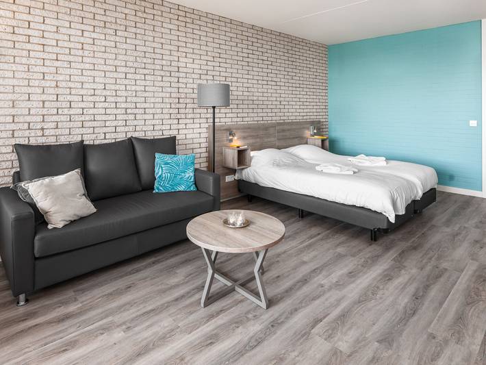 Ferienwohnung für 2 Personen, mit Balkon und Pool in Bruinisse