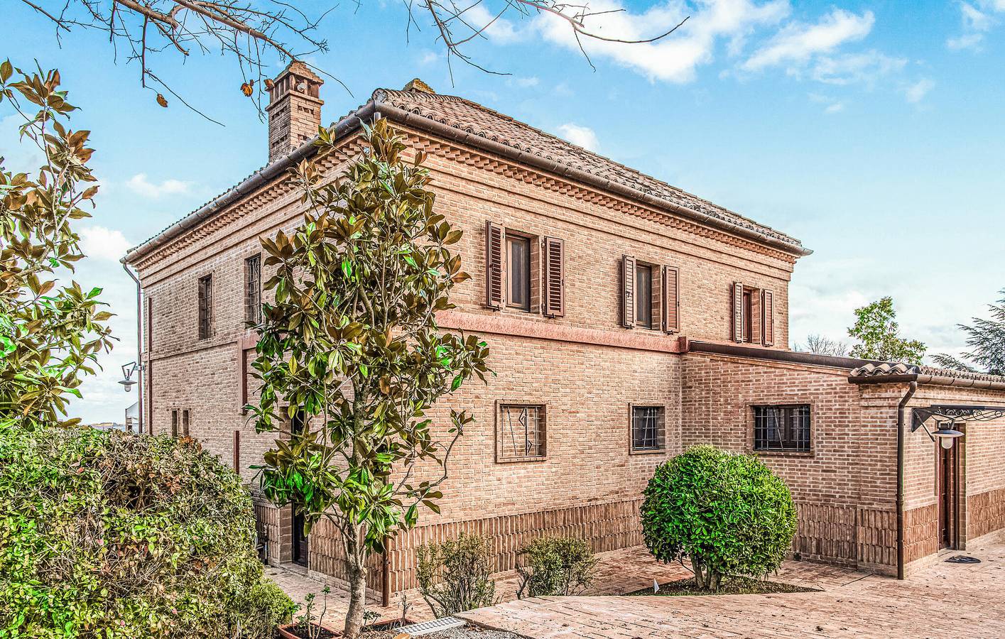 Casa de vacaciones para 10 personas con piscina in Macerata, Provincia de Macerata