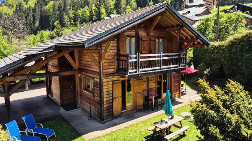 Hütte für 9 Personen, mit Terrasse und Garten in Saint-Jean-d'Aulps