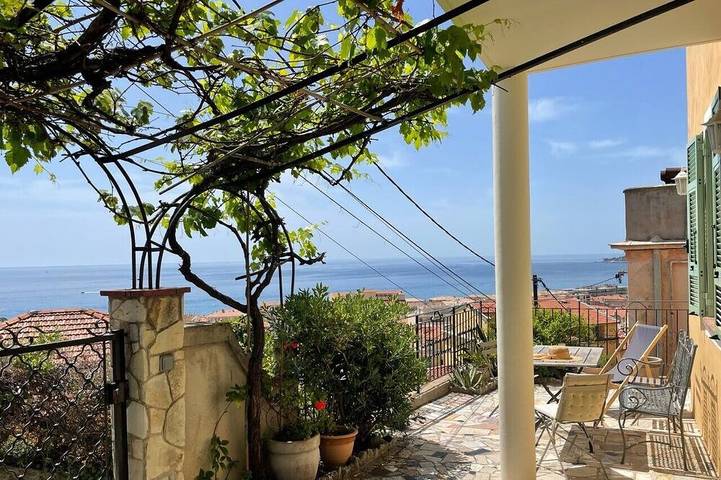 Ferienwohnung für 5 Personen, mit Terrasse in Menton