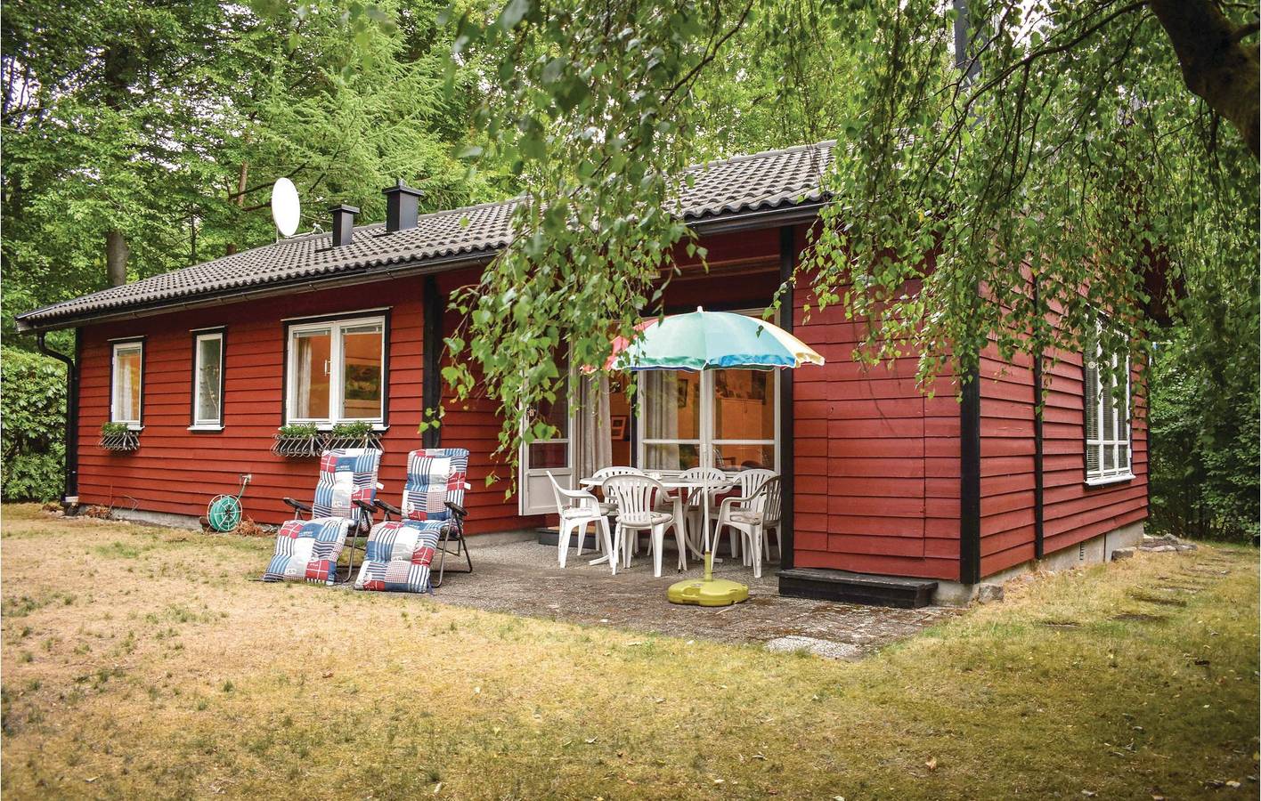 Hus för 6 Personer, med trädgård samt terass och bastu, med husdjur