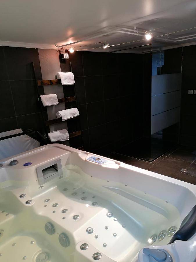 Appartement de vacances entier, Double Room in Villers-Semeuse, Ardennes