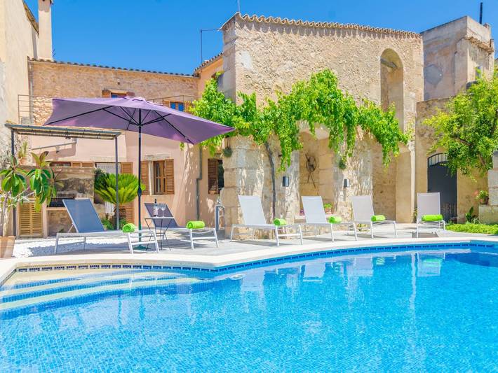 Villa für 8 Personen, mit Pool und Garten sowie Terrasse - 1