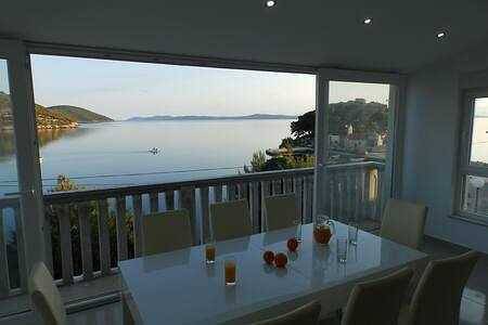Ganze Wohnung, Ferienwohnung für 8 Personen mit Balkon in Savar, Dugi Otok