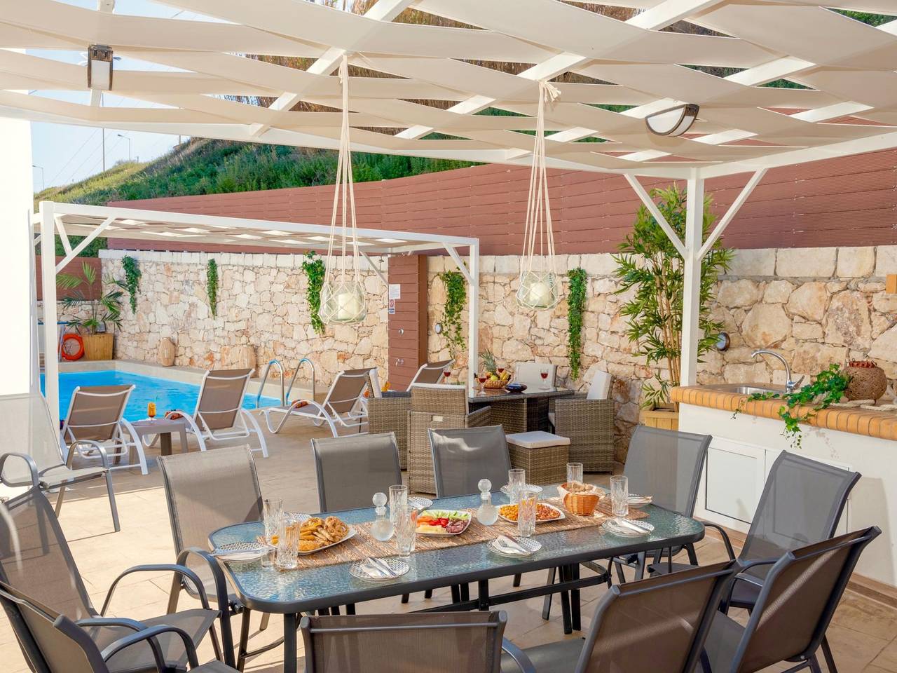 Sky Beachfront Villa with private pool in Skaléta, Région de Réthymnon