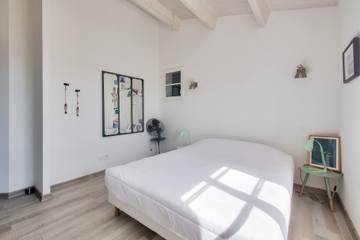 Vacation Rental for 10 Guests in La Flotte, Côte des Fleurs, Picture 4