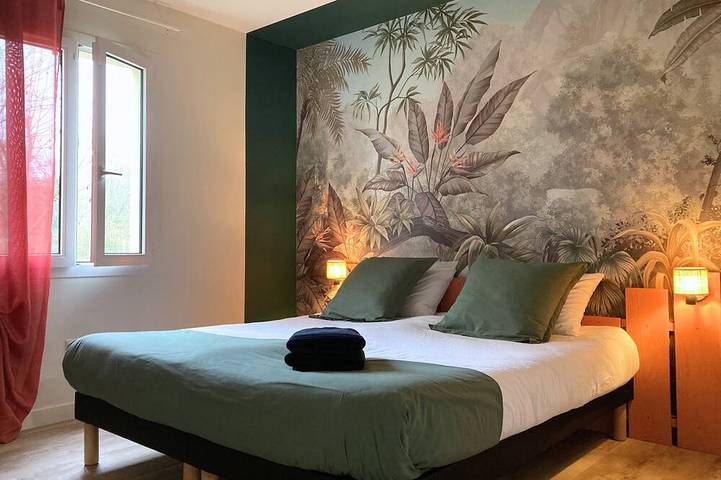 Location de vacances pour 14 personnes, avec jacuzzi ainsi que jardin et terrasse à Nueil-les-Aubiers - 3