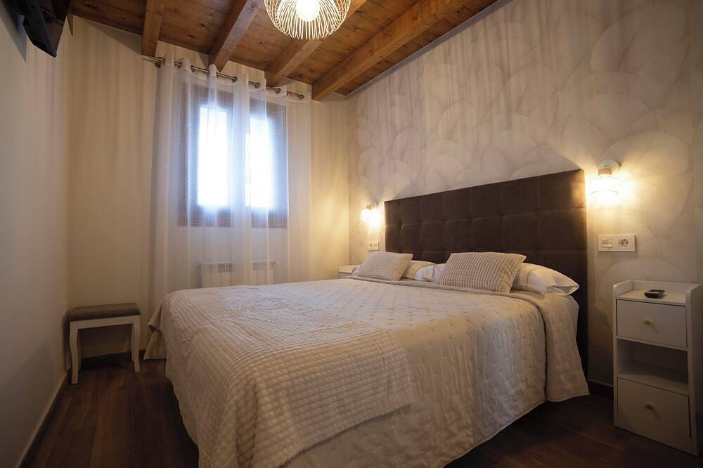 Entire apartment, Apartment in the Picos de Europa, Asturias. Natural Paradise. in Onís, Asturias Province